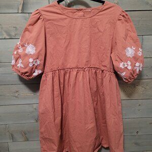 Pink Dress Juniors Size XL Embroidered Sleeves Short